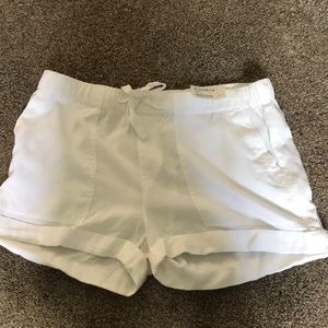 Never worn Bella Dahl white shorts